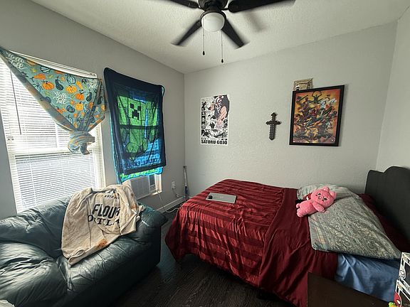 4th image of 330 Barrett Pl #5