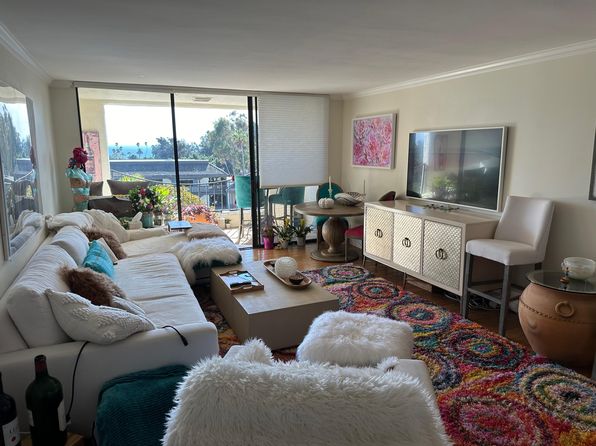 1220 Coast Village Rd APT 208