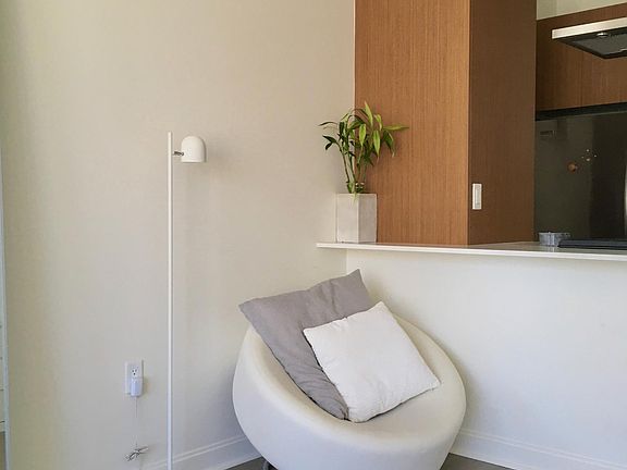 4th image of 600 N Lake Shore Dr #41