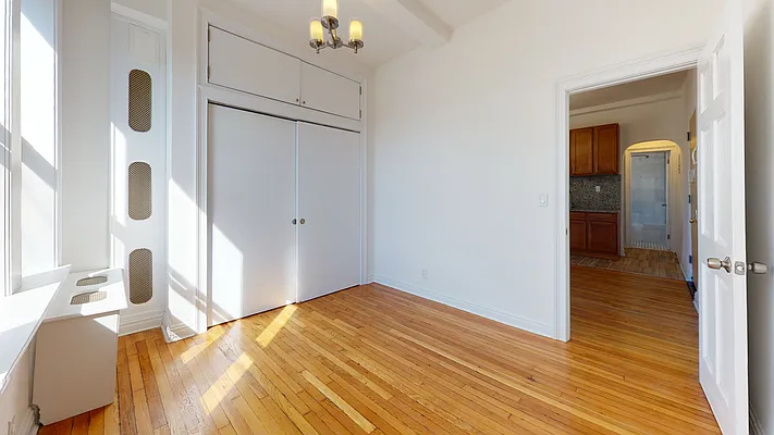 Rented by Bond New York | media 16