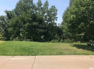 711 7th Street Ct, Moline, IL 61265