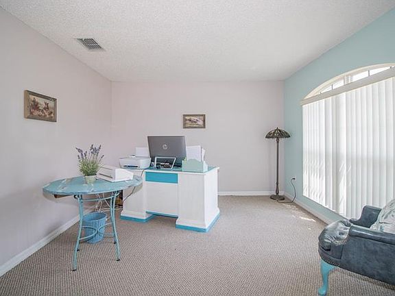 5th image of 1072 W Hancock Dr
