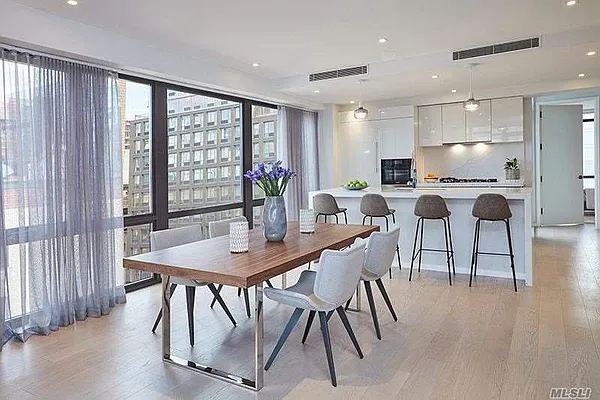 Sold by Chase Global Realty Corp | media 3