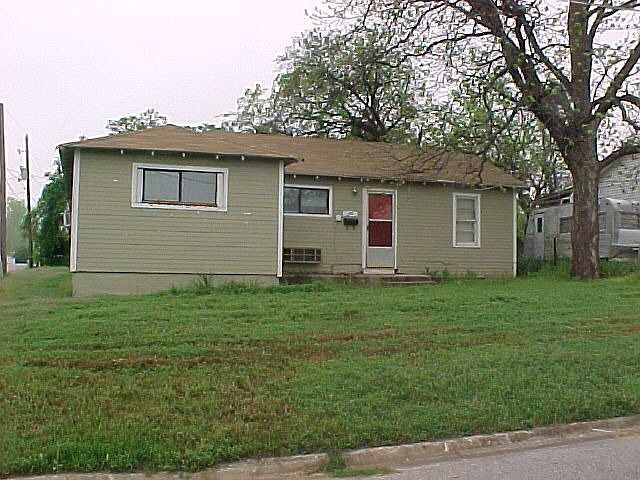 1st image of 706 E 1st St