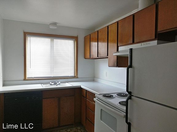 2nd image of 622 S Steele St APT A