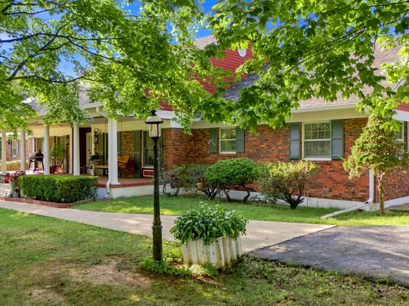 301 W 10th Street, Willow Springs, MO 65793