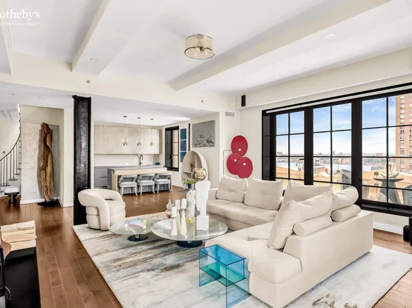 425 West 50th Street image 2 of 16