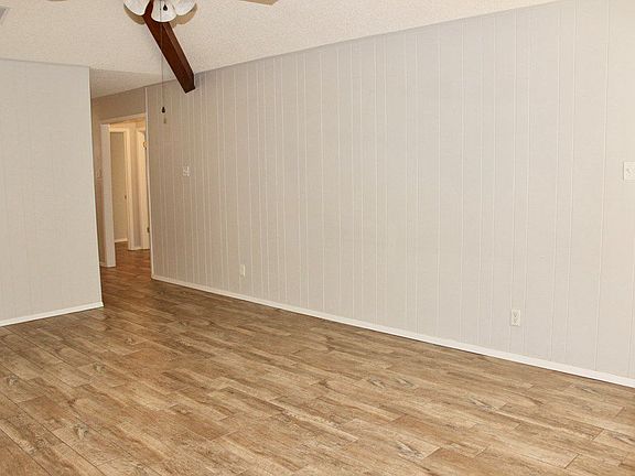 4th image of 3130 Sunset Dr