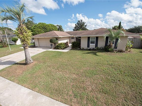 3rd image of 4695 Martinez Dr