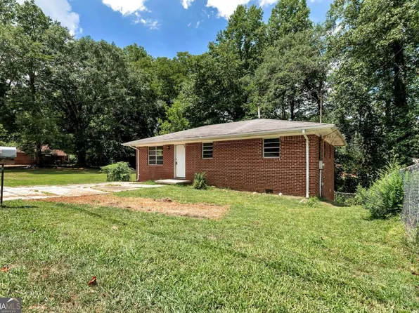 78 Hughes St, Toccoa, GA 30577