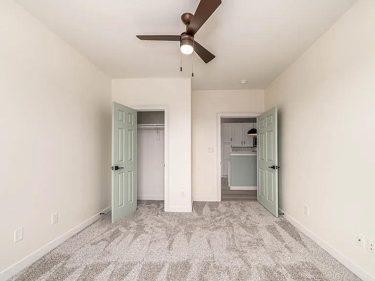 2221 Pretty Lake Ave — Photo 17