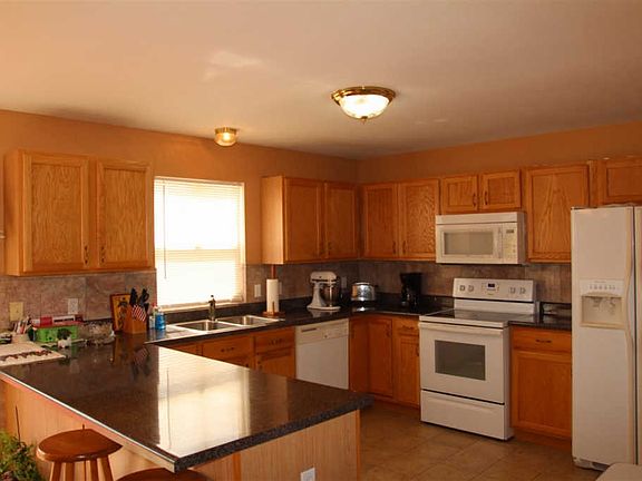 4th image of 7265 Thomas Dr