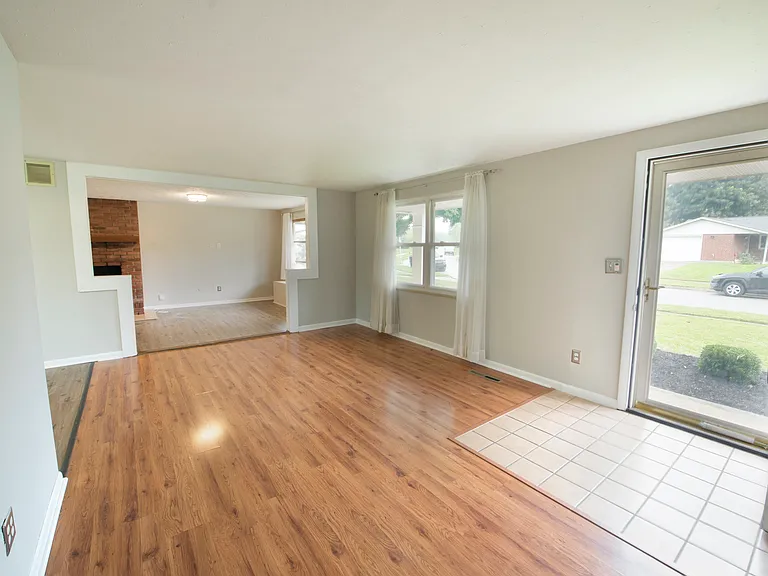 3700 Caracas Dr — Photo 24