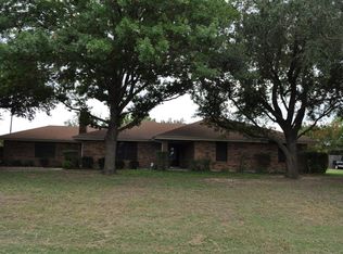 202 Spring Creek Dr, Waxahachie, TX 75165