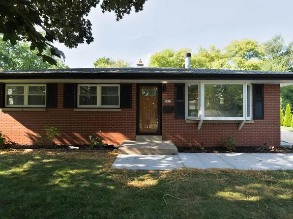 7412 Dartmoor AVENUE, Greendale, WI 53129