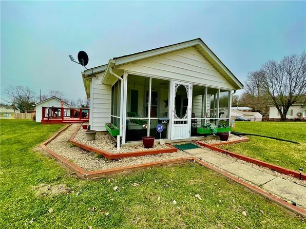 180 N 3rd St, Martinsville, IN 46151