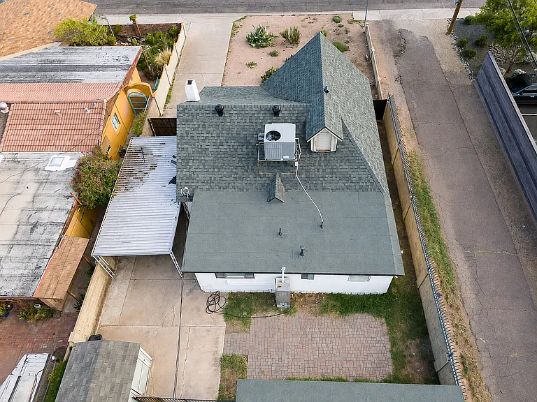 1614 E Roma Ave — Photo 34