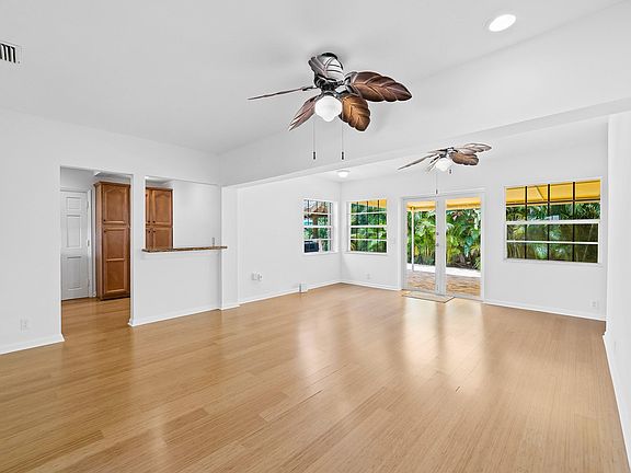 3rd image of 2521 NE 11th Court
