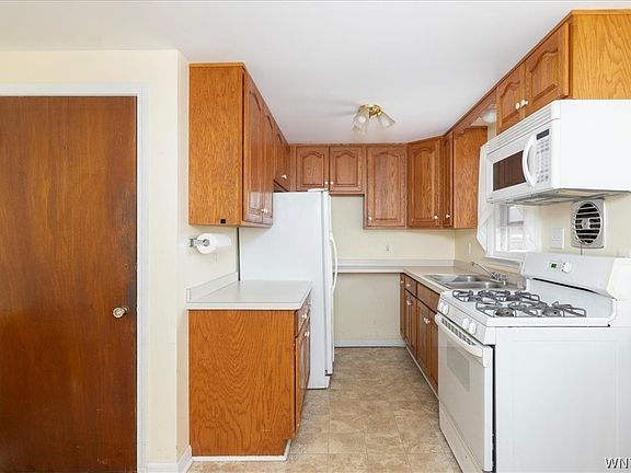 5th image of 61 Henley Rd