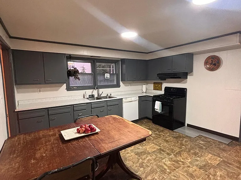 414 Breckenridge St — Photo 28