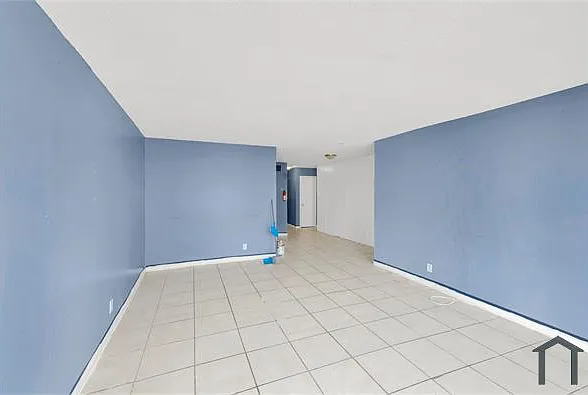 3 bed, 1300 sqft, $2,700 — Photo 4