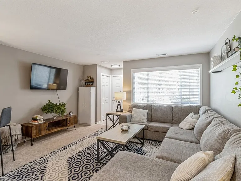 8610 Ep True Pkwy #1006 — Photo 2