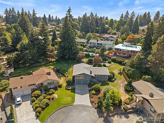3rd image of 1040 Rosewood Lane