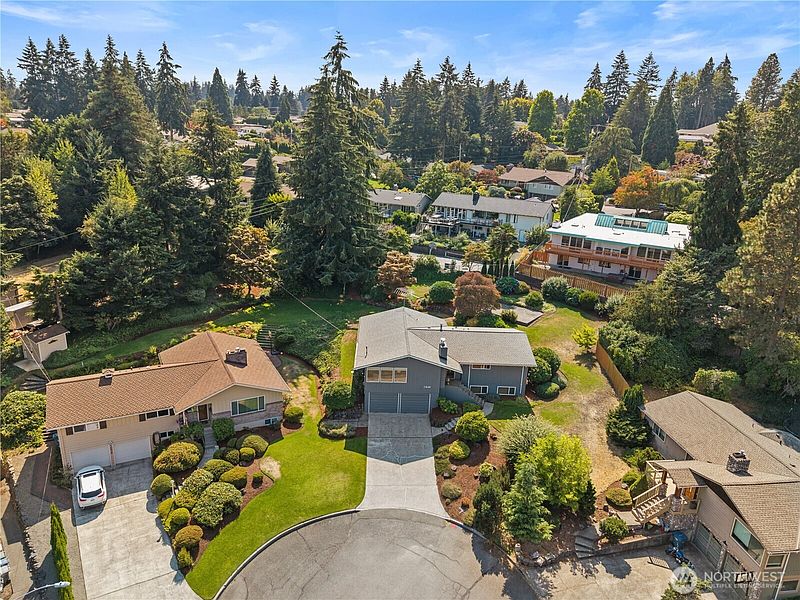 3rd image of 1040 Rosewood Lane