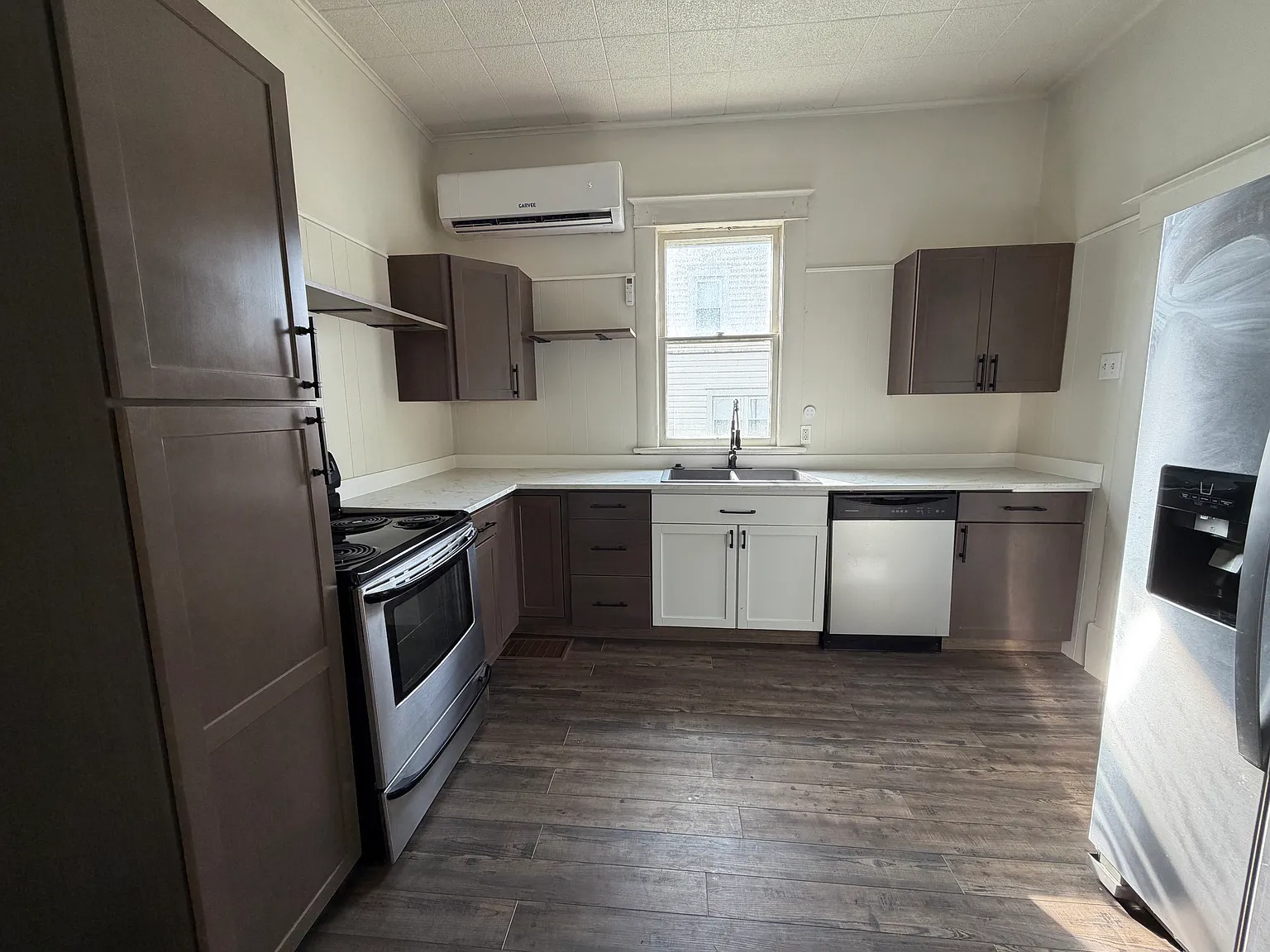 4 bed, 2300 sqft, $1,600 — Photo 4