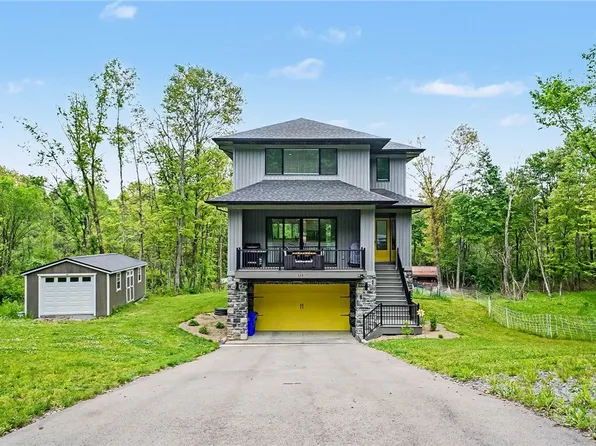 111 Church Ln, Beaver Falls, PA 15010