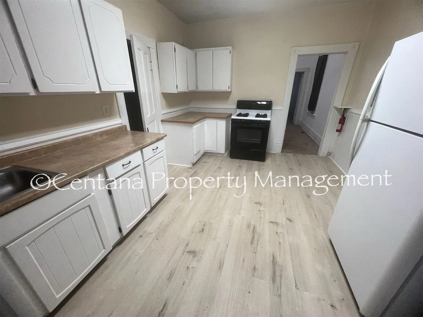614-616 W Silver — Photo 3
