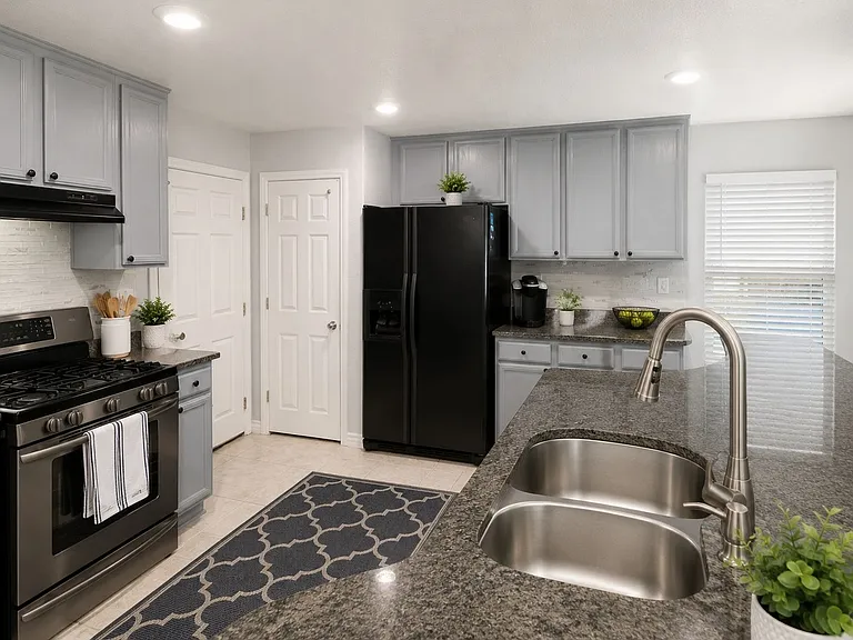125 Copper Pine Ave — Photo 2