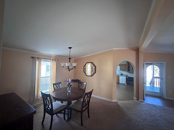 5th image of 69 Hickory Ln