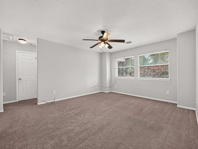 10031 Magnolia Way — Photo 23