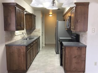 905 Balcones Dr APT 204, College Station, TX 77845