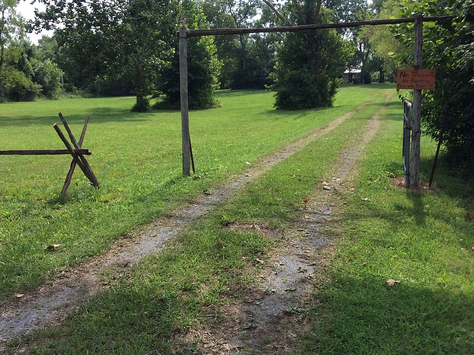2nd image of 8297 Christiana Fosterville Rd