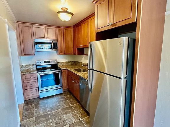 3rd image of 1865 Bush St APT 202