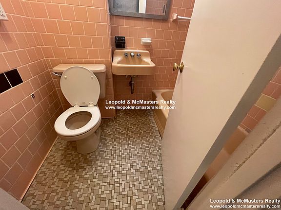5th image of 122 Warren St #16C