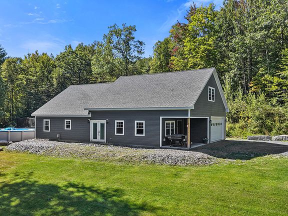 3rd image of 104 Grant Road