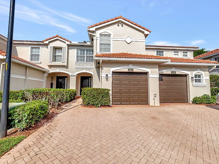 16089 Poppy Seed Cir #2007 — Photo 2
