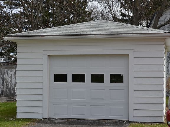 One Car Detached Garage
