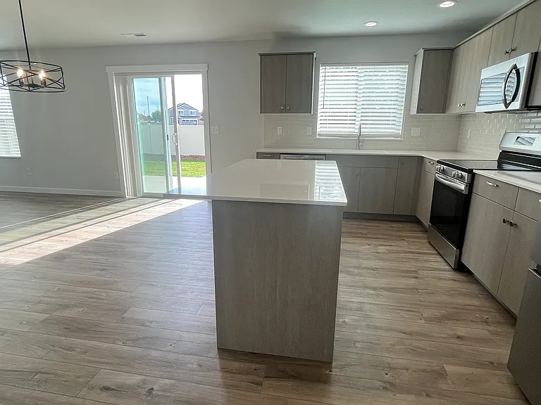 6285 W Karpathos St — Photo 27