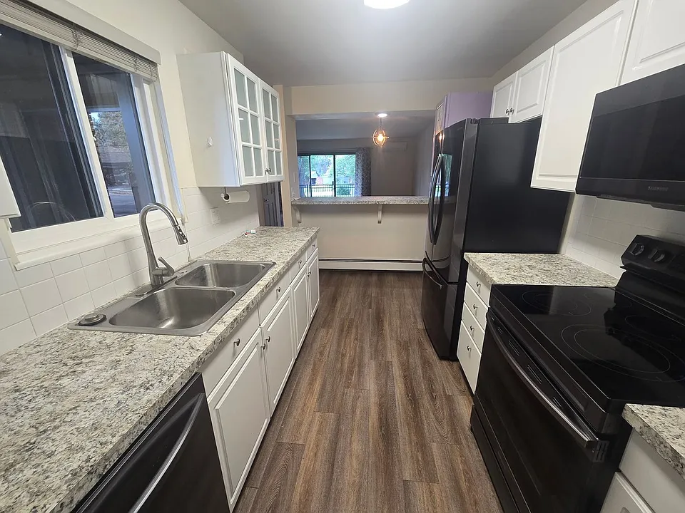 1541 Adriel Ct