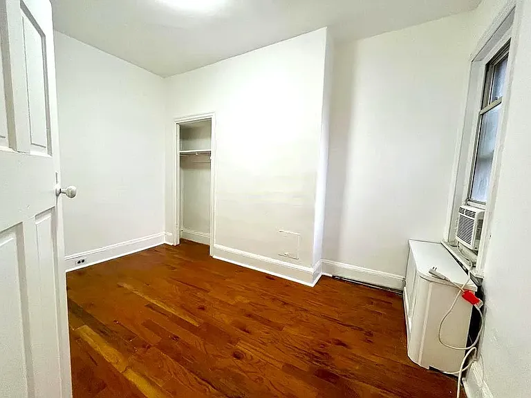 2127 Tasker St — Photo 4