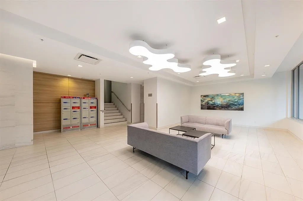 2 bed, 850 sqft, $2,700 — Photo 4