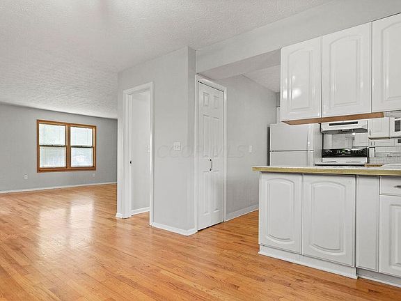 4th image of 3813 Queen Anne Pl