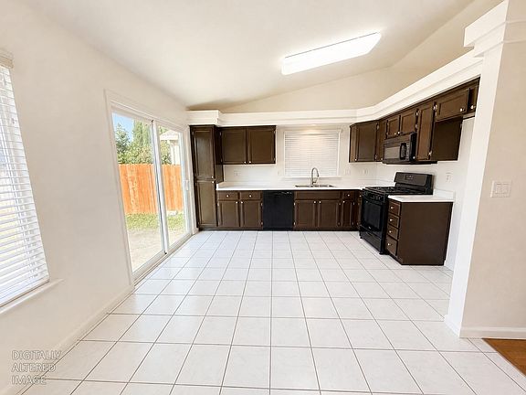 3rd image of 1620 Rodeo Way