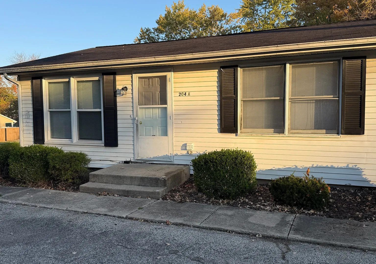 Nice 2-Bedroom Duplex Available in Wakarusa — Photo 1