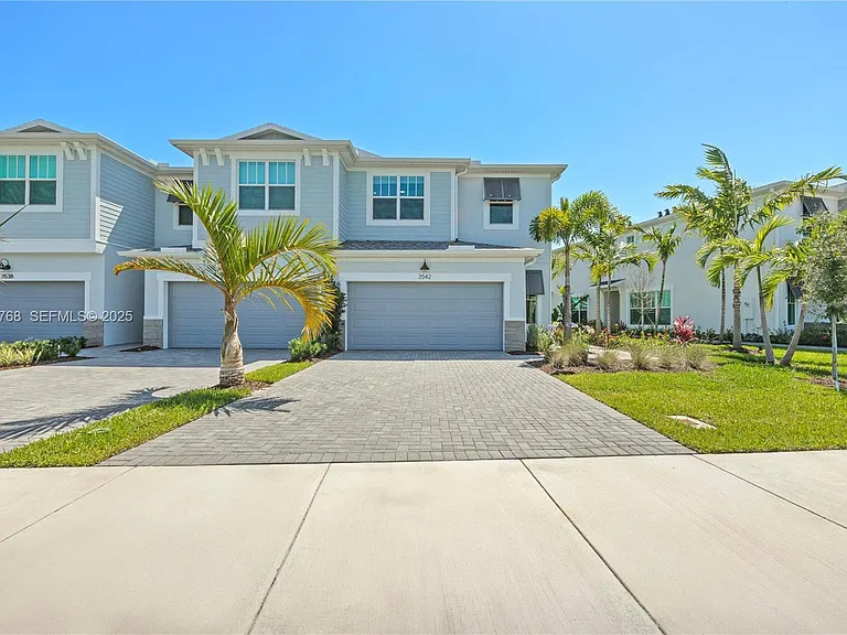 3542 NW Solange Ct — Photo 5