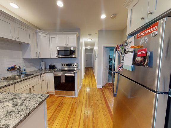 2nd image of 951 Saratoga St #1